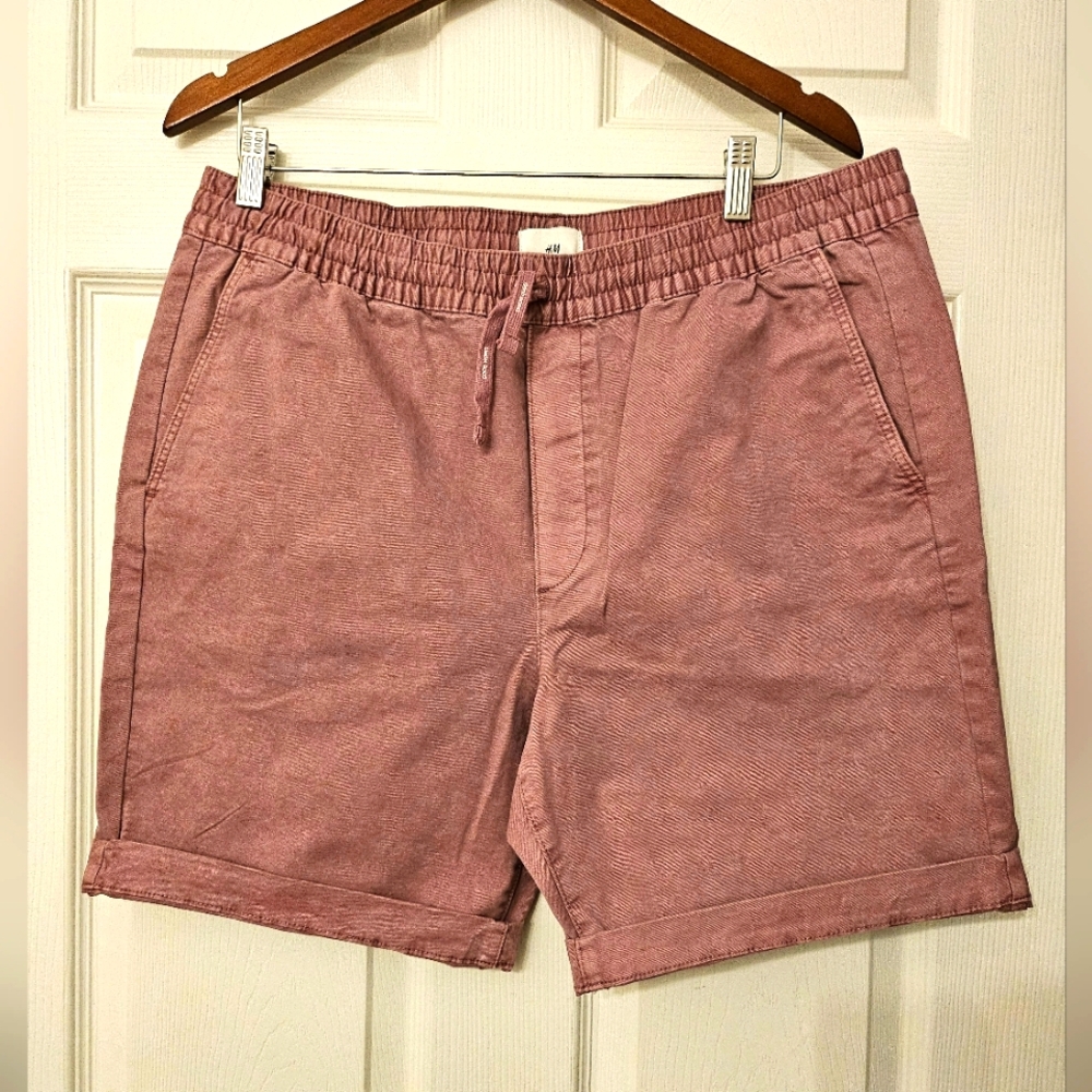 H&M Men's Dusty Rose Flat Front Shorts